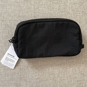 Lululemon MINI Belt Bag Black NWT